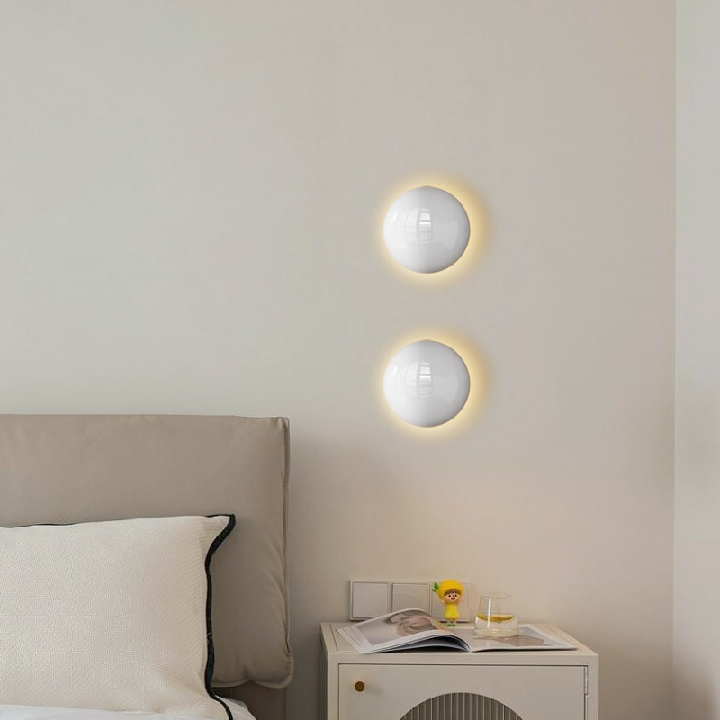 Minimalist Bauhaus Small Iron  - đánh giá và giá Glass Bed